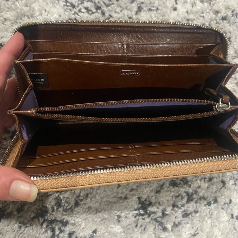 Coach Accordian Zip Wallet Tan Calf Leather - Picture 4 of 14